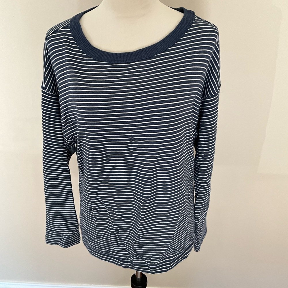 Vineyard Vines Cozy Top - Size M
